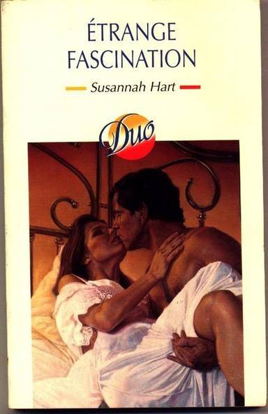 Couverture du livre Étrange fascination de Susannah Hart