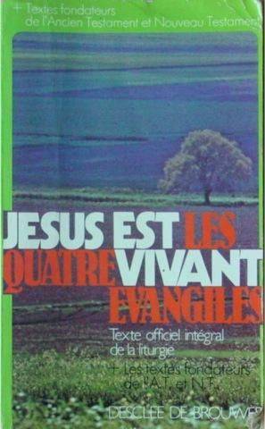 Couverture du livre Jésus est vivant de Centre national de pastorale liturgique (France)
