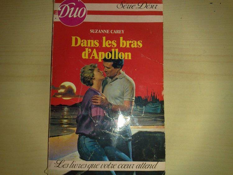 Couverture du livre Dans les bras d'Apollon de Suzanne Carey