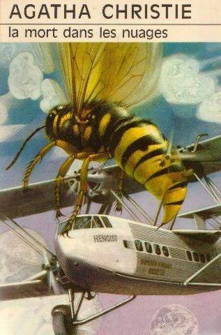 Couverture du livre La Mort dans les nuages de Agatha Christie